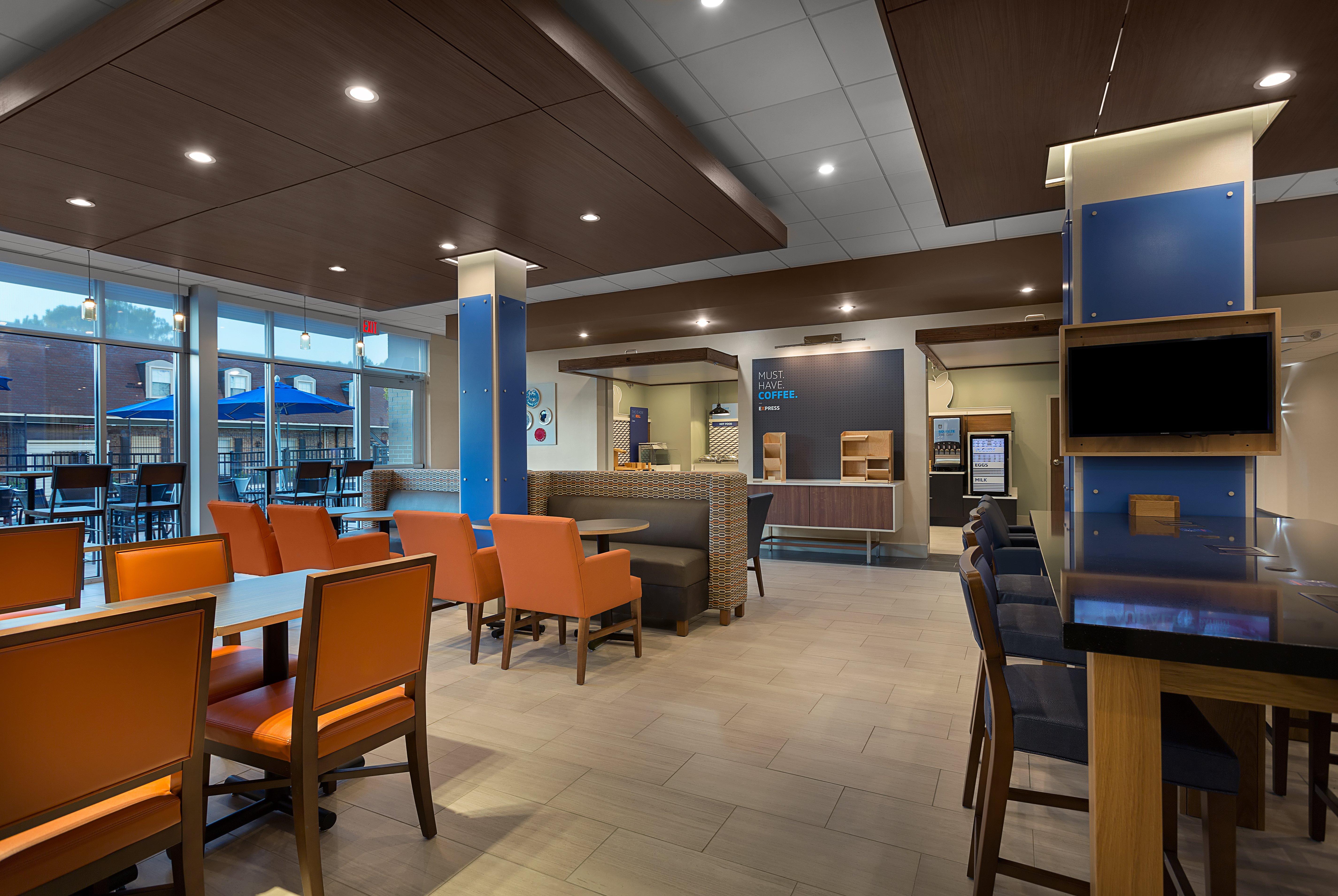 Holiday Inn Express & Suites - Fayetteville South By Ihg Exterior foto